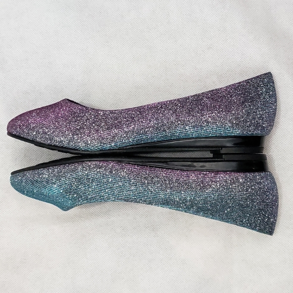 Soft Style Flats Size 6 Extra Wide - Picture 3 of 8